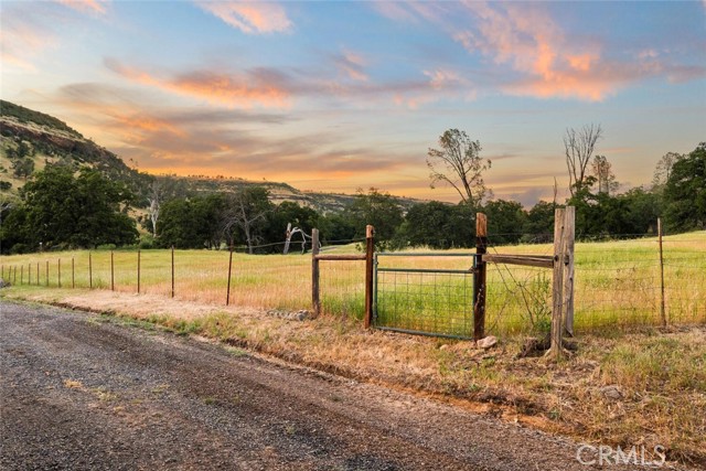 Detail Gallery Image 4 of 59 For 3332 Williams Rd, Butte Valley,  CA 95965 - 6 Beds | 4 Baths