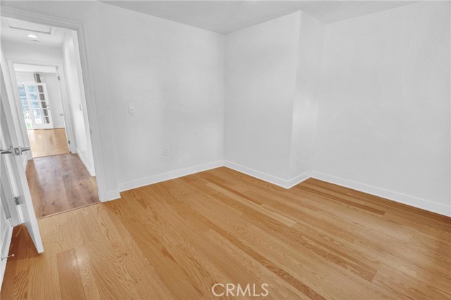 Detail Gallery Image 9 of 25 For 4723 Norwich Avenue, Sherman Oaks,  CA 91403 - 3 Beds | 2 Baths