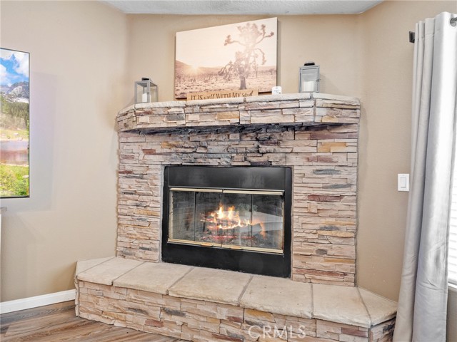 15454 Mustang Avenue, Apple Valley CA: https://media.crmls.org/medias/93ff72ad-bcb2-4339-b420-9addcf52fe53.jpg
