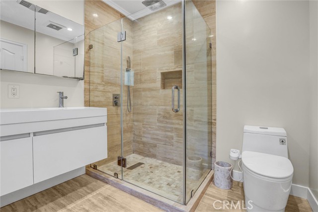 Detail Gallery Image 21 of 41 For 4936 Matula Dr, Tarzana,  CA 91356 - 3 Beds | 3 Baths