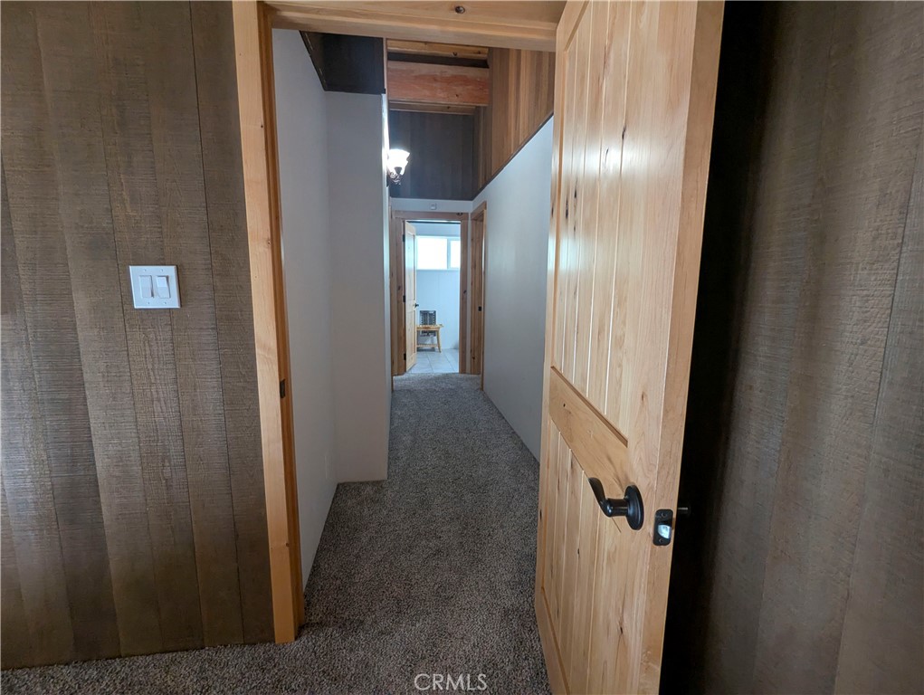 https://media.crmls.org/medias/9400e166-2351-407a-aa22-bdf526e7bbb1.jpg?preset=X-Large