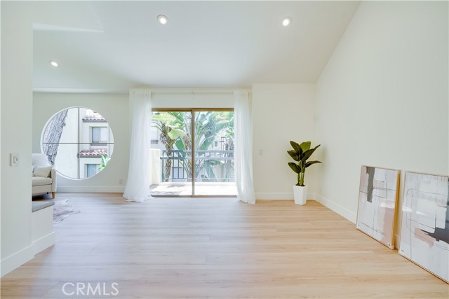 417 Bay Hill Drive, Newport Beach CA: https://media.crmls.org/medias/94019c7d-6e4e-4b58-a359-9d037343de7e.jpg