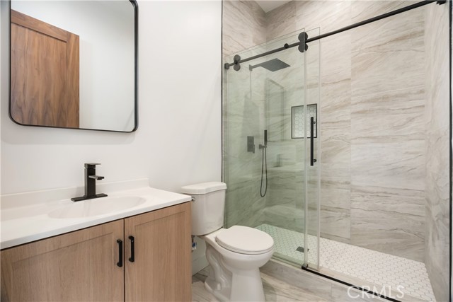 Detail Gallery Image 64 of 75 For 6935 Jellico Ave, Lake Balboa,  CA 91406 - 8 Beds | 8 Baths