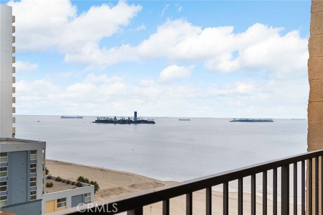 1750 E Ocean Boulevard, Long Beach CA: https://media.crmls.org/medias/9402fd50-5d10-4745-a7eb-c072b0cc20d9.jpg