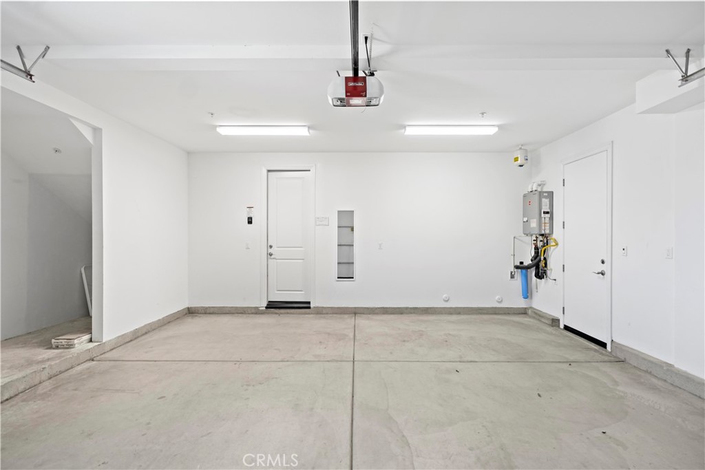 https://media.crmls.org/medias/940314eb-9d35-4fb7-962b-745f75ac5908.jpg?preset=X-Large