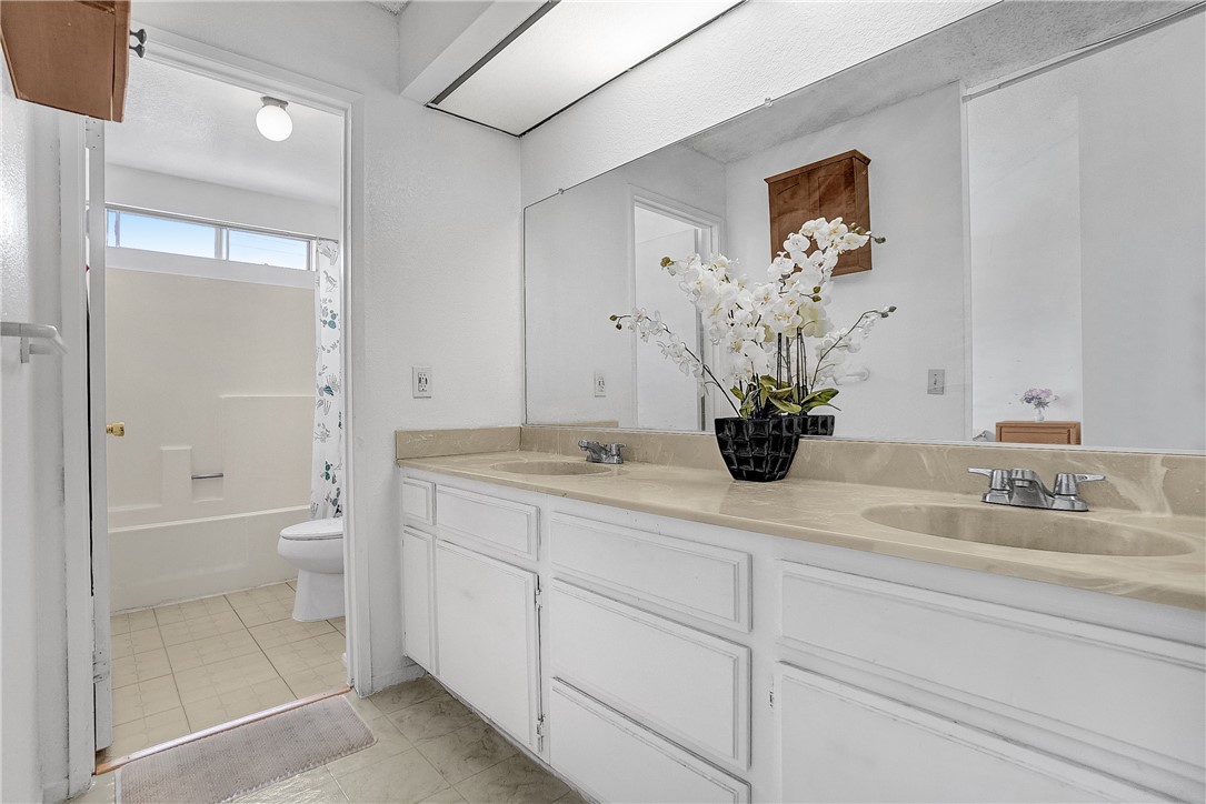 Detail Gallery Image 15 of 21 For 7352 Cerritos Ave #11,  Stanton,  CA 90680 - 2 Beds | 2/1 Baths