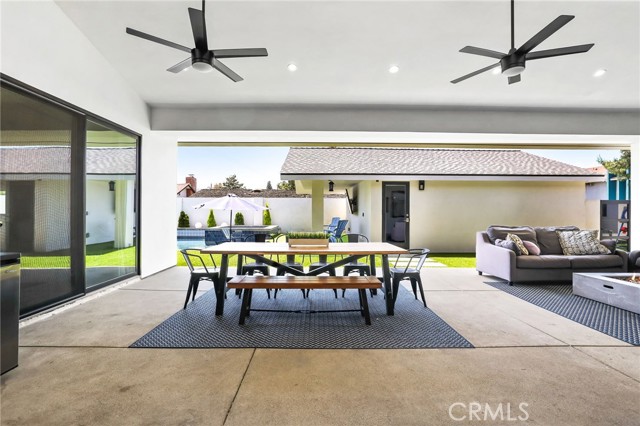 11221 Davenport Road, Rossmoor CA: https://media.crmls.org/medias/9403ba03-f3dd-477a-93c0-e0cf97079aee.jpg