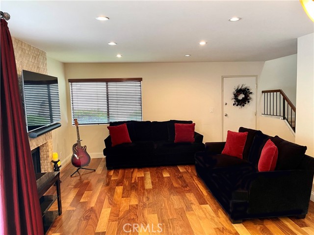 10435 Newhome Avenue, 3 photo 4