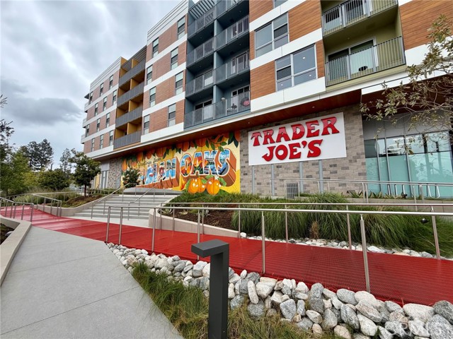 4915 Tyrone Avenue, Sherman Oaks CA: https://media.crmls.org/medias/940416d1-0cbc-465b-af0a-ae3b3bca145b.jpg