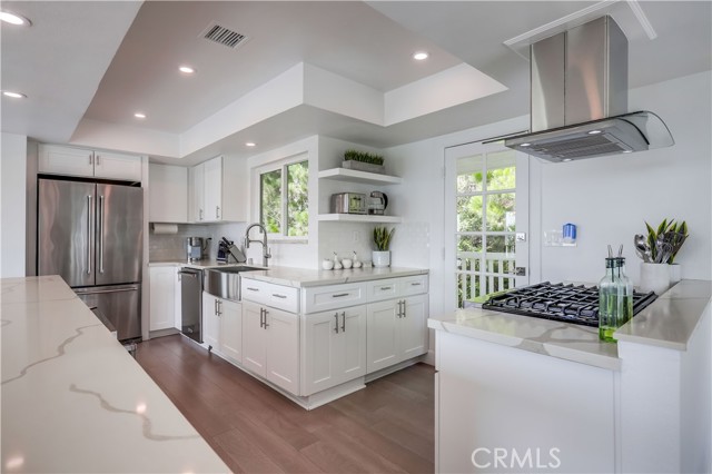605 E Avenida San Juan, San Clemente CA: https://media.crmls.org/medias/9404a3b8-46cb-4bf6-a256-6152c4aa0365.jpg