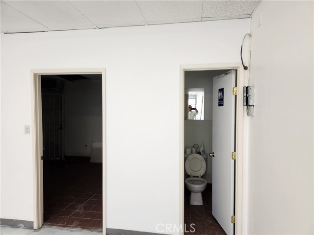 243 E Base Line Road, Rialto, California 92376, ,Commercial Lease,For Rent,243 E Base Line Road,CRIV25039786