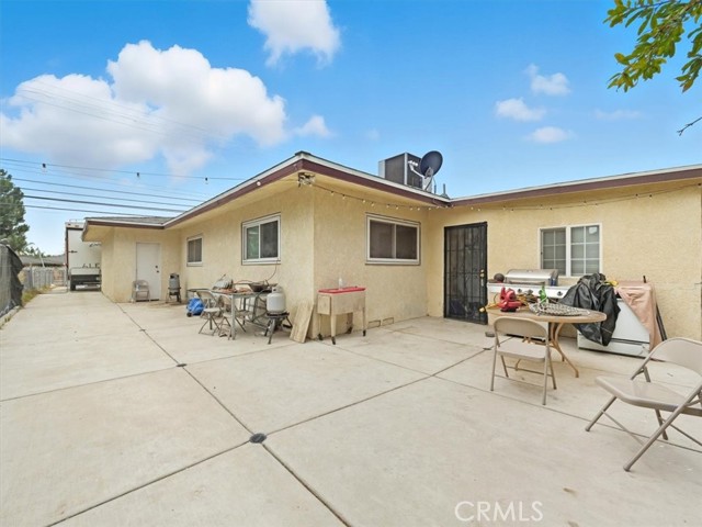 17962 Merrill Avenue, Fontana CA: https://media.crmls.org/medias/94064e5c-2a9b-4d25-8c9c-50cd973b13d1.jpg