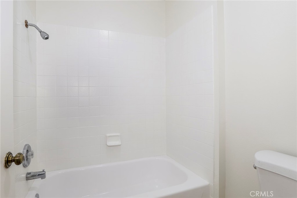 https://media.crmls.org/medias/94066a69-dbdc-4735-b350-1832ccfae09c.jpg?preset=X-Large