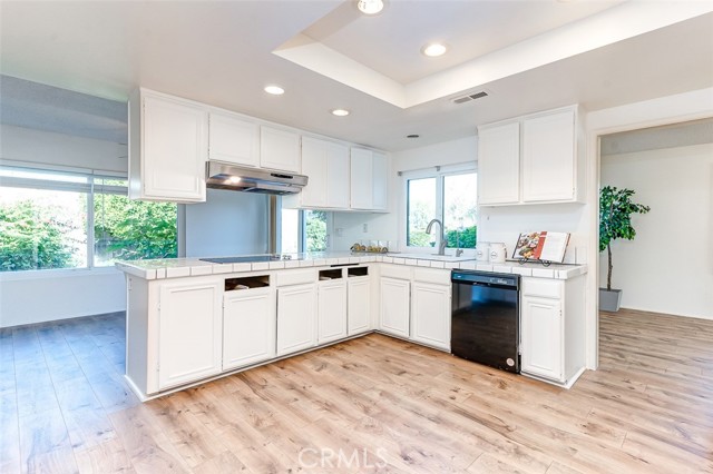 Detail Gallery Image 8 of 38 For 23 Blazing Star, Irvine,  CA 92604 - 4 Beds | 3 Baths