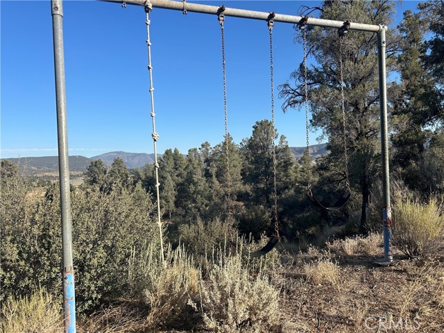 16469 Curtis Trail, Frazier Park CA: https://media.crmls.org/medias/94068c46-ff8b-492d-b748-6b1761751039.jpg