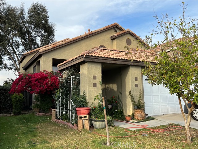 15586 Villa Del Rio Rd, Fontana, CA 92337