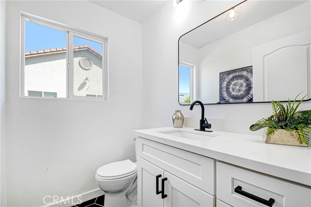 Detail Gallery Image 8 of 16 For 812 Early Dawn, San Jacinto,  CA 92582 - 4 Beds | 2/1 Baths