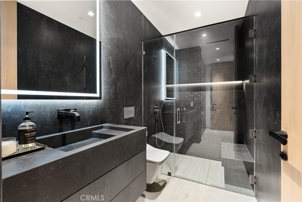 https://media.crmls.org/medias/9408b4cd-45c1-4ac7-a990-40f0877c2f61.jpg?preset=X-Large
