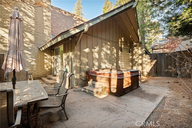 Detail Gallery Image 27 of 36 For 180 Grass Valley #37,  Lake Arrowhead,  CA 92352 - 2 Beds | 2 Baths