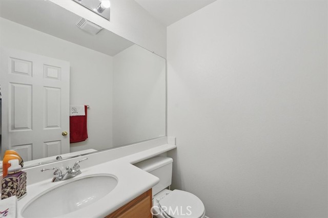 Detail Gallery Image 20 of 33 For 28652 Deer Springs Dr, Saugus,  CA 91390 - 5 Beds | 2/1 Baths