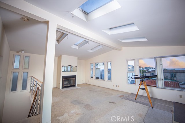 221 33rd Street, Manhattan Beach, California 90266, 3 Bedrooms Bedrooms, ,2 BathroomsBathrooms,Residential,Sold,33rd,NP21229064