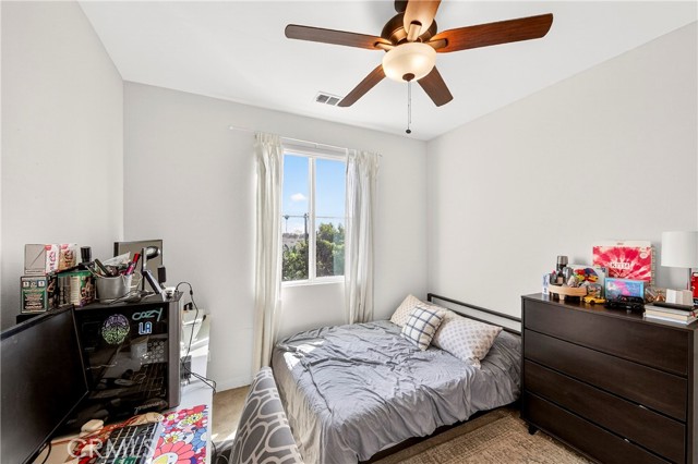 Detail Gallery Image 17 of 23 For 390 N Bellarose Way, Anaheim,  CA 92805 - 3 Beds | 2/1 Baths