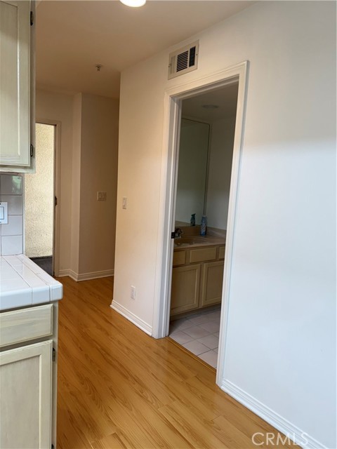 1131 Campbell Street, Glendale CA: https://media.crmls.org/medias/9409fd90-942a-4e74-a1e6-69dfda9e2b3c.jpg