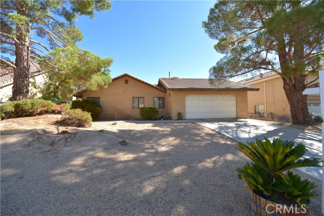 Detail Gallery Image 3 of 22 For 14652 Greenbriar Dr, Helendale,  CA 92342 - 2 Beds | 2 Baths