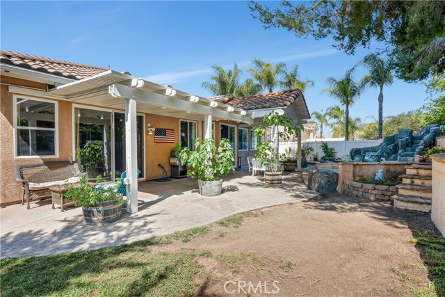 42708 Mountain Shadow Road, Murrieta CA: https://media.crmls.org/medias/940a21e0-23f9-4f63-9999-2ed86e3a61f0.jpg