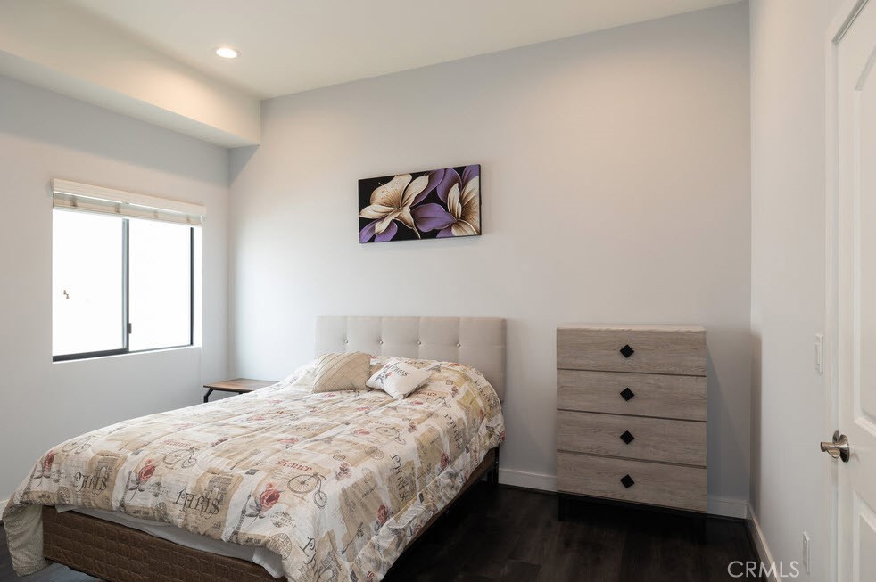 MLS #OC25256245 image #1