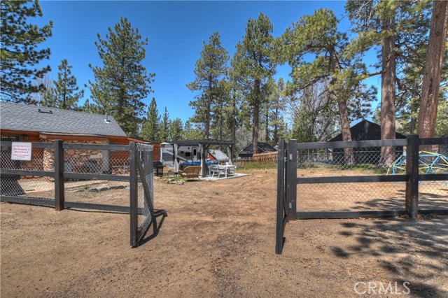 Detail Gallery Image 52 of 59 For 746 Talmadge Rd, Big Bear Lake,  CA 92315 - 3 Beds | 2/1 Baths