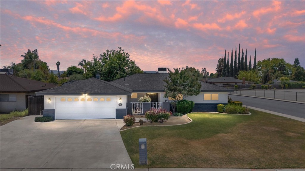 5411 Warwick Place