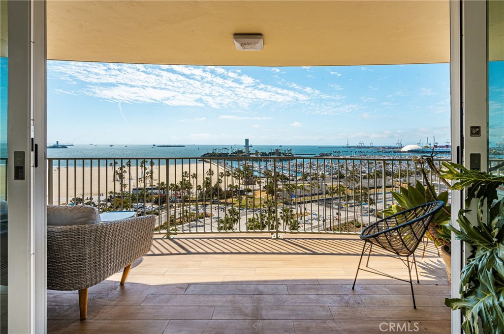 700 E Ocean #1606