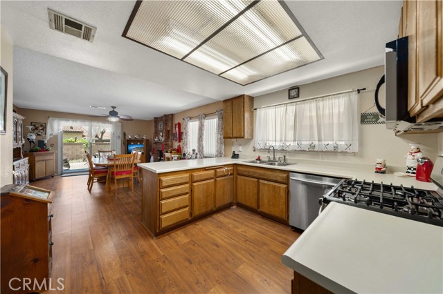 43743 Frieda Court, Lancaster CA: https://media.crmls.org/medias/940c93c7-4279-4b7f-8ae8-2d20495afa99.jpg