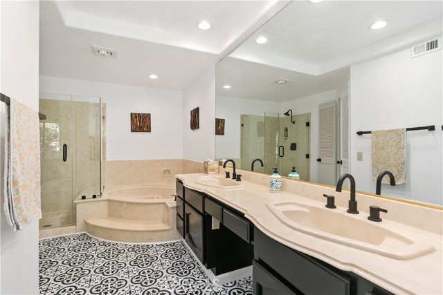 Detail Gallery Image 26 of 45 For 590 John K Dr #102,  Long Beach,  CA 90803 - 3 Beds | 2/1 Baths