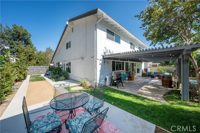 Detail Gallery Image 25 of 40 For 25451 via Macarena, Valencia,  CA 91355 - 5 Beds | 3 Baths