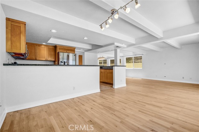 Detail Gallery Image 30 of 37 For 6 Canal Cir, Newport Beach,  CA 92663 - 4 Beds | 3 Baths