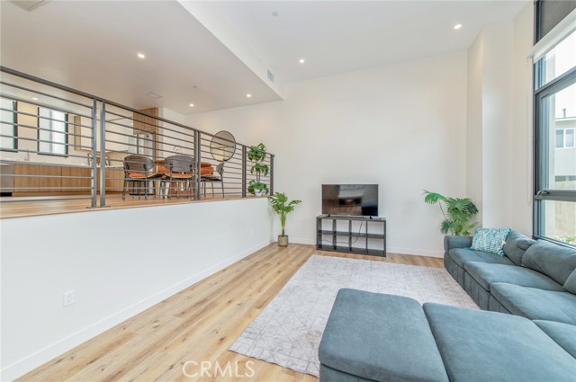 Detail Gallery Image 7 of 27 For 505 N Santa Anita #B,  Arcadia,  CA 91006 - 3 Beds | 3 Baths