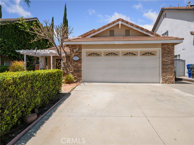 Detail Gallery Image 6 of 34 For 5422 Tenderfoot Dr, Fontana,  CA 92336 - 3 Beds | 2 Baths