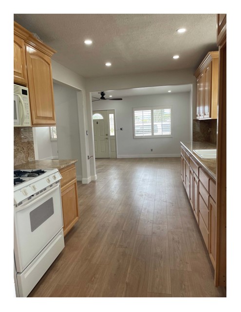 408 E Elm Street, Brea CA: https://media.crmls.org/medias/940ebaad-4772-423a-8008-5d8e09f0b843.jpg