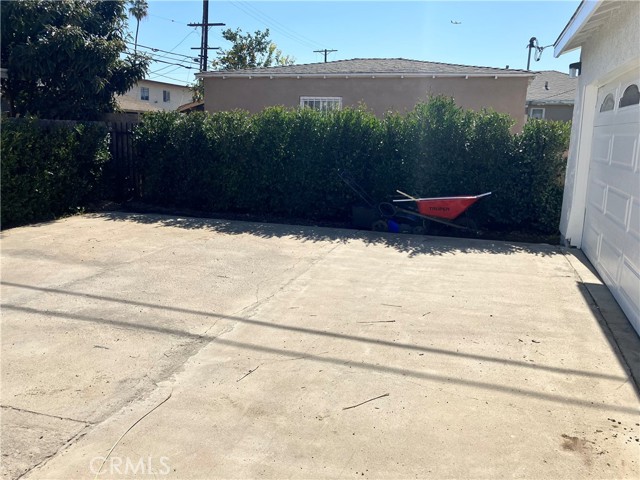 Detail Gallery Image 17 of 43 For 1818 W 81st, Los Angeles,  CA 90047 - 4 Beds | 3/1 Baths