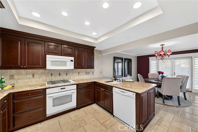 Detail Gallery Image 12 of 49 For 453 Pinehurst Ct, Fullerton,  CA 92835 - 3 Beds | 3 Baths