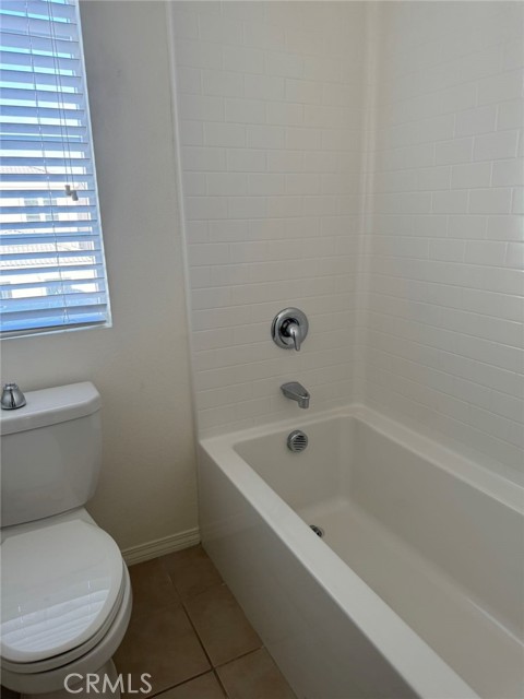 Detail Gallery Image 9 of 14 For 3165 E Olympic Dr, Ontario,  CA 91762 - 3 Beds | 2/1 Baths