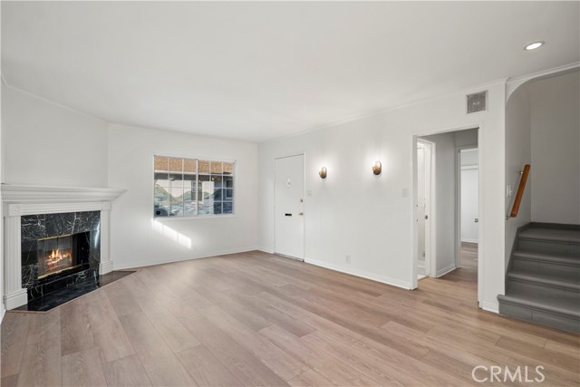 Detail Gallery Image 2 of 18 For 4918 Cahuenga Bld, North Hollywood,  CA 91601 - 3 Beds | 2 Baths