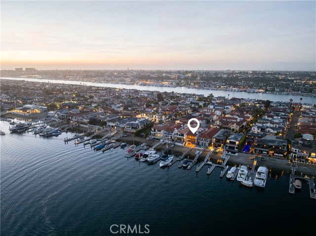 809 Via Lido Soud, Newport Beach CA: https://media.crmls.org/medias/94108966-8858-4363-bfdd-086a63f2f7b9.jpg
