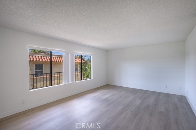 Detail Gallery Image 5 of 21 For 1364 E Garfield Ave, Glendale,  CA 91205 - 2 Beds | 2 Baths