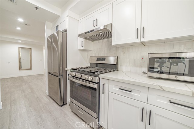 Detail Gallery Image 8 of 36 For 12141 Centralia St #208,  Lakewood,  CA 90715 - 2 Beds | 2 Baths