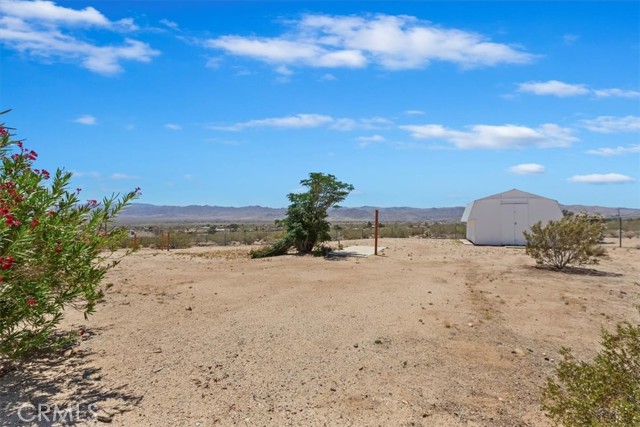 62171 Campanula Street, Joshua Tree CA: https://media.crmls.org/medias/941158be-edb7-439a-93a8-ef9182fcabd2.jpg