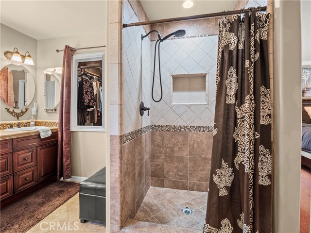 Detail Gallery Image 16 of 40 For 15242 Poppy Meadow St, Canyon Country,  CA 91387 - 3 Beds | 3 Baths