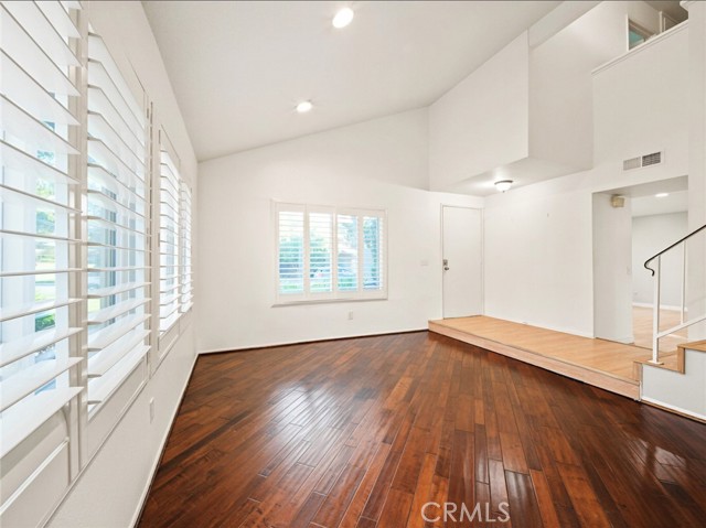 27564 Rondell photo 9